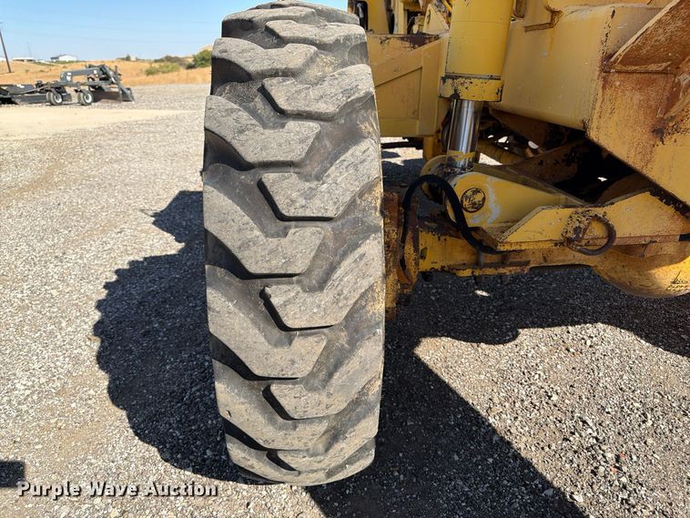 image for item FP3186 1998 Pettibone 8042 telehandler