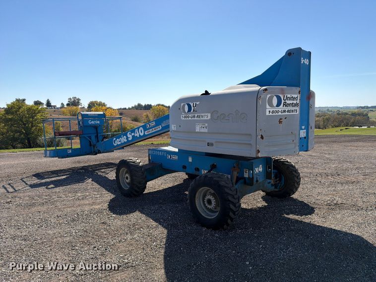 image for item FP3187 1998 Genie S-40 boom lift