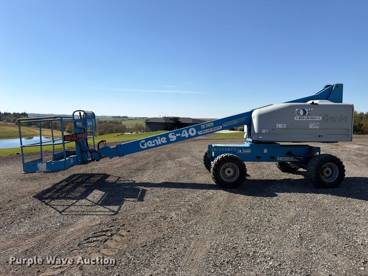 image for item FP3187 1998 Genie S-40 boom lift