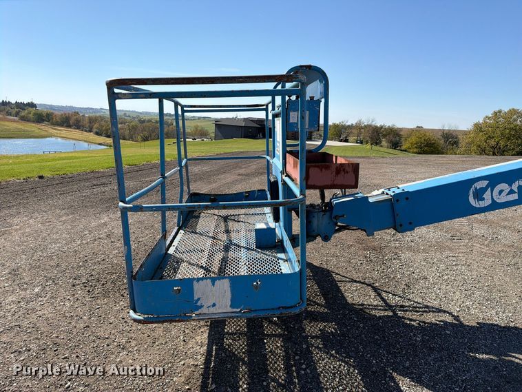 image for item FP3187 1998 Genie S-40 boom lift