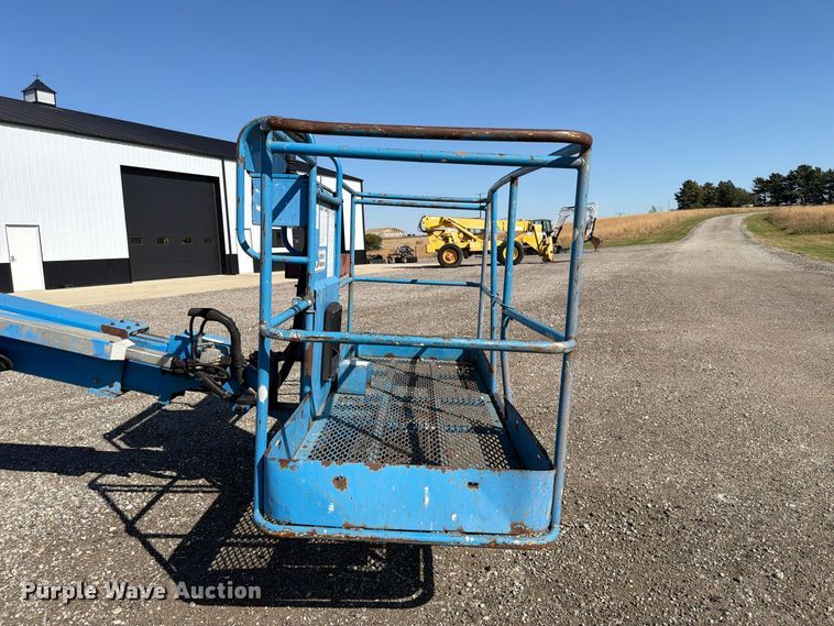 image for item FP3187 1998 Genie S-40 boom lift