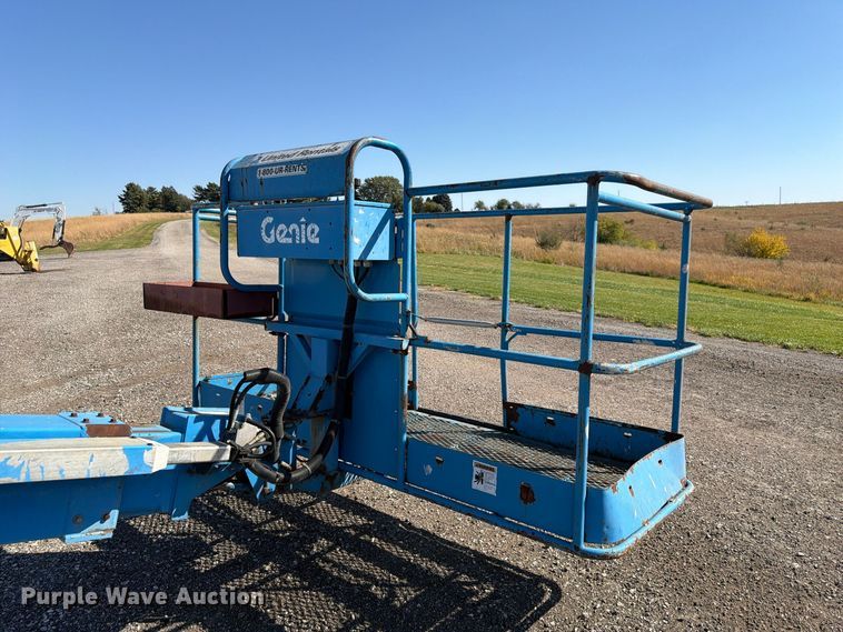 image for item FP3187 1998 Genie S-40 boom lift
