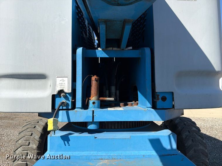 image for item FP3187 1998 Genie S-40 boom lift