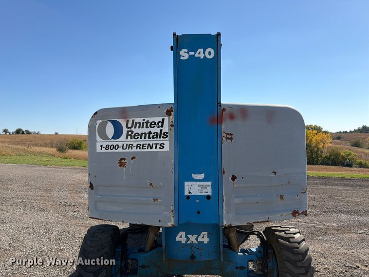 image for item FP3187 1998 Genie S-40 boom lift
