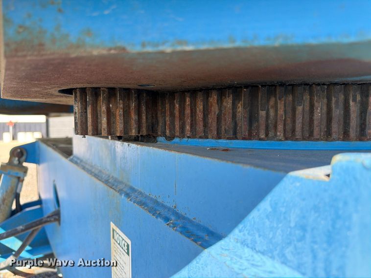 image for item FP3187 1998 Genie S-40 boom lift