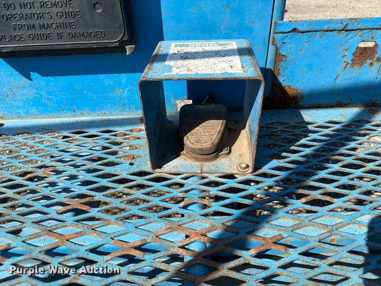 image for item FP3187 1998 Genie S-40 boom lift