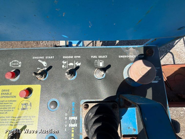image for item FP3187 1998 Genie S-40 boom lift