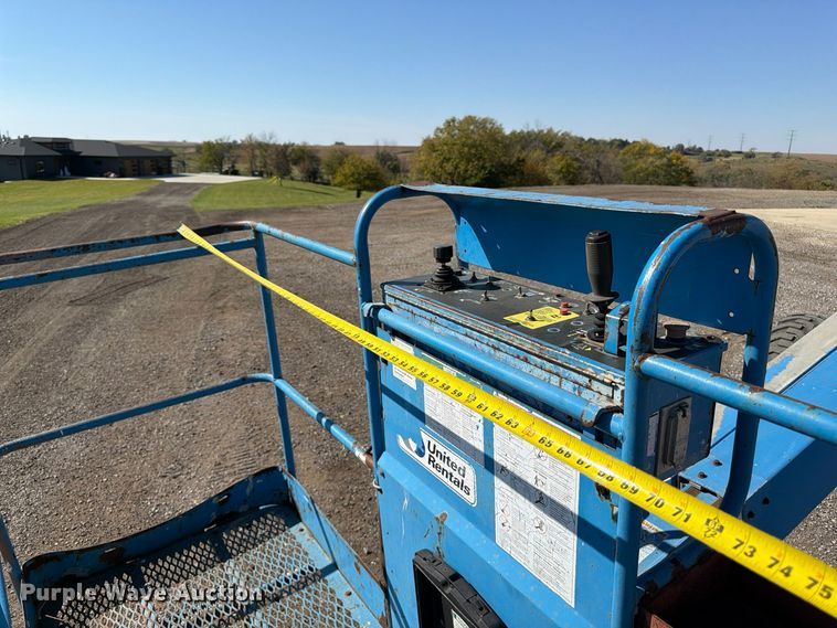 image for item FP3187 1998 Genie S-40 boom lift