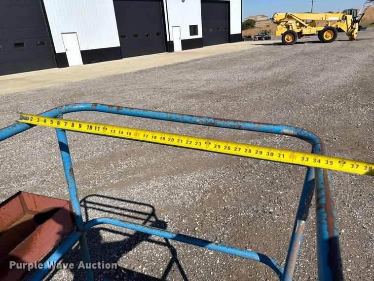 image for item FP3187 1998 Genie S-40 boom lift