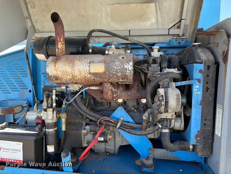 image for item FP3187 1998 Genie S-40 boom lift