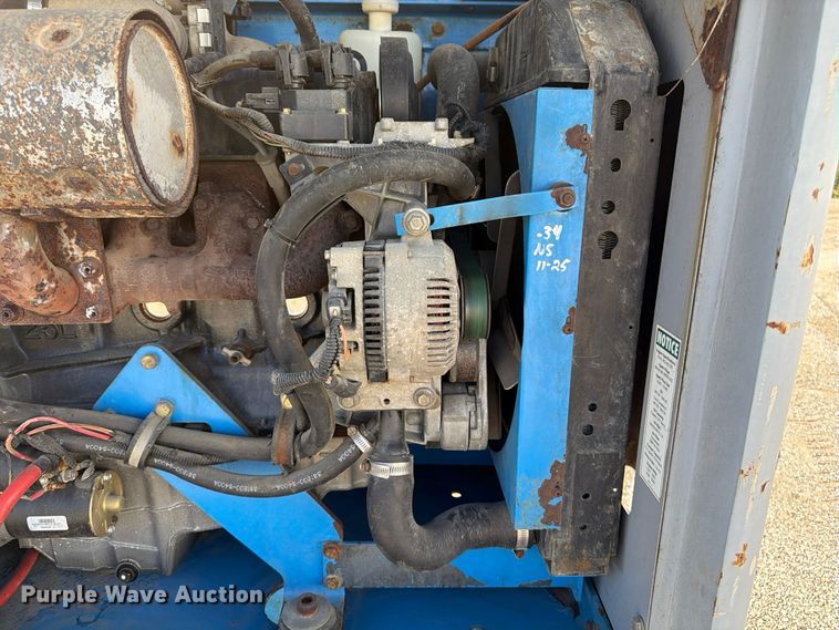 image for item FP3187 1998 Genie S-40 boom lift