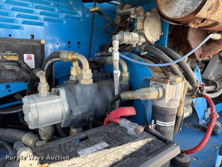 image for item FP3187 1998 Genie S-40 boom lift