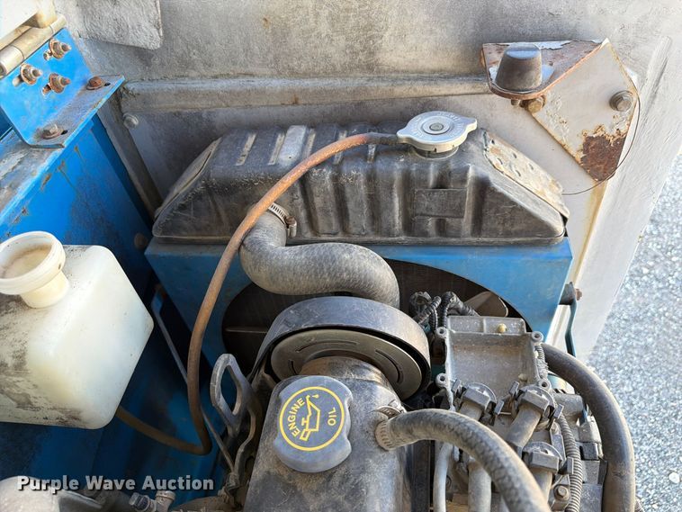 image for item FP3187 1998 Genie S-40 boom lift