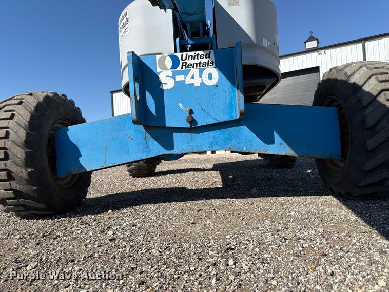 image for item FP3187 1998 Genie S-40 boom lift