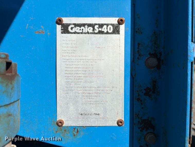 image for item FP3187 1998 Genie S-40 boom lift