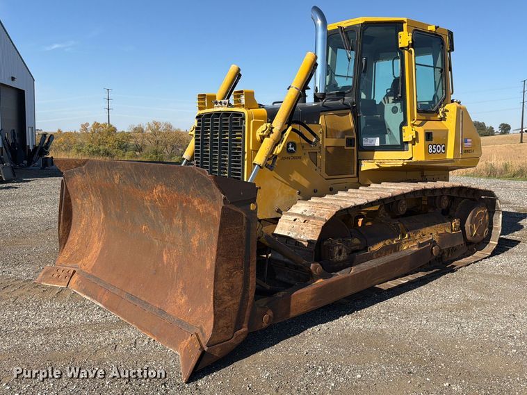 image for item FP3188 2003 John Deere 850C dozer