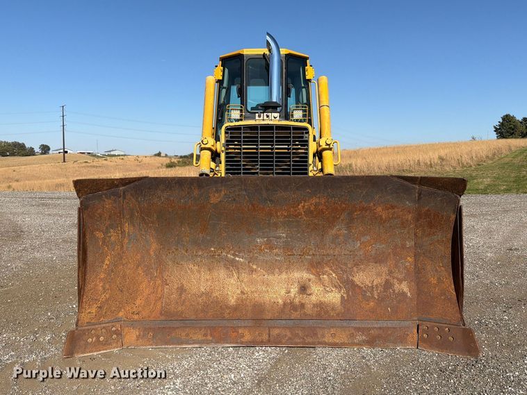 image for item FP3188 2003 John Deere 850C dozer