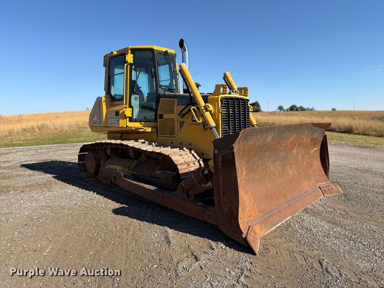 image for item FP3188 2003 John Deere 850C dozer