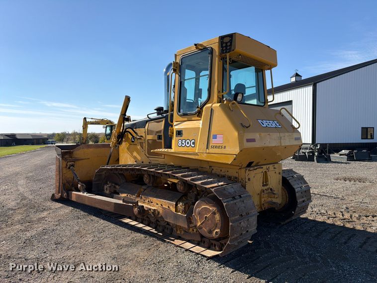 image for item FP3188 2003 John Deere 850C dozer
