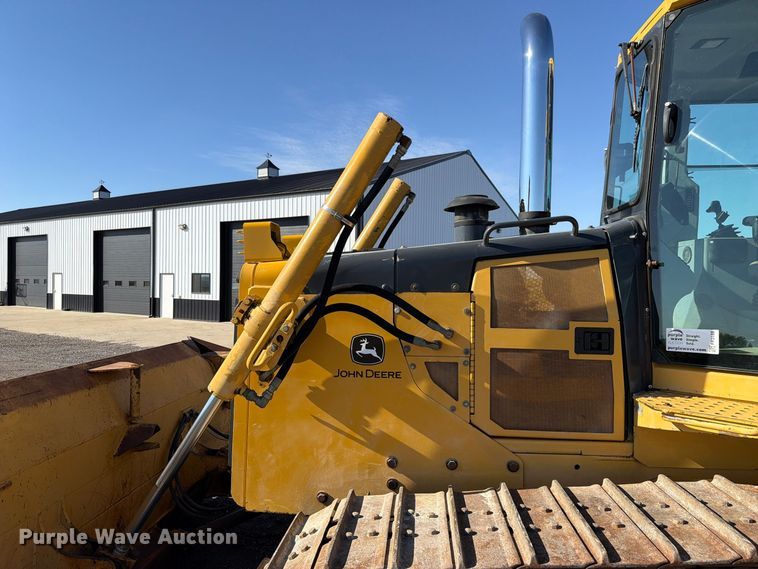 image for item FP3188 2003 John Deere 850C dozer