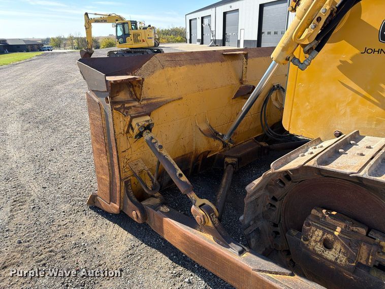 image for item FP3188 2003 John Deere 850C dozer