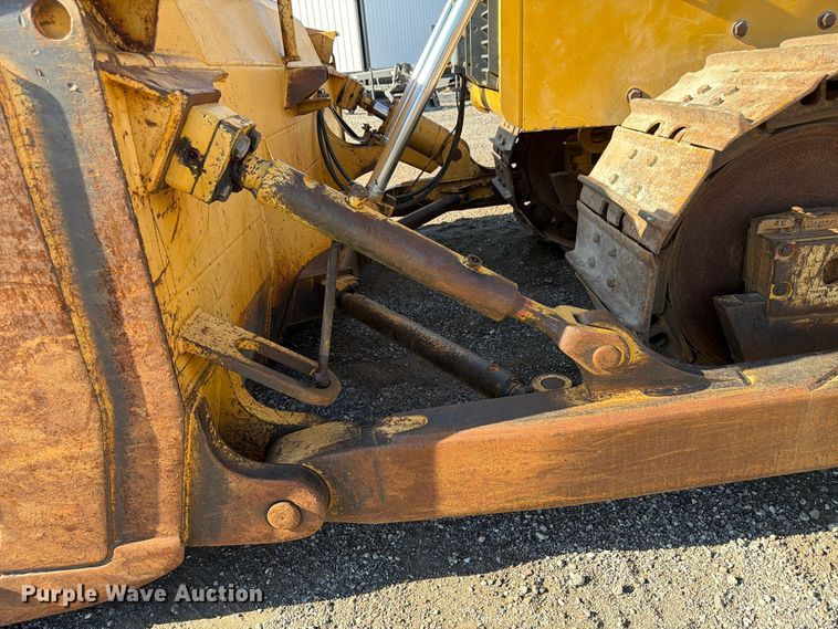 image for item FP3188 2003 John Deere 850C dozer
