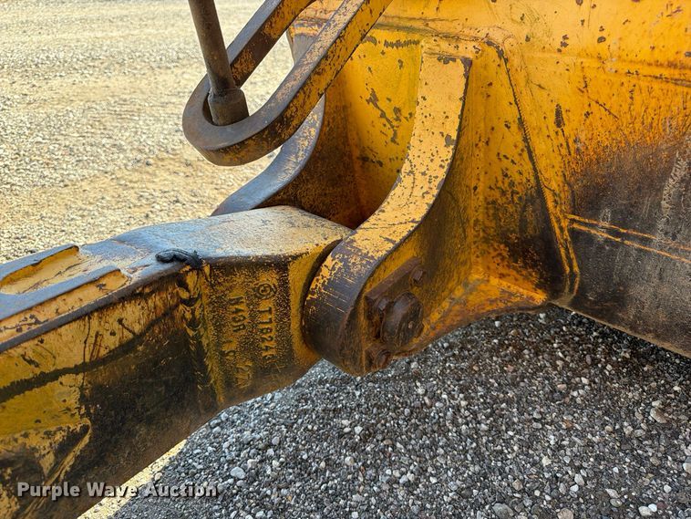 image for item FP3188 2003 John Deere 850C dozer