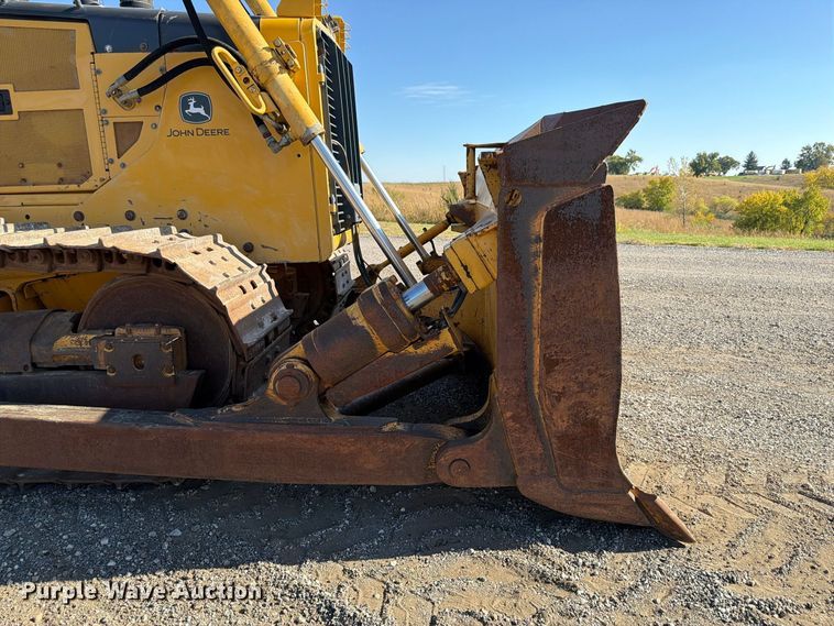 image for item FP3188 2003 John Deere 850C dozer