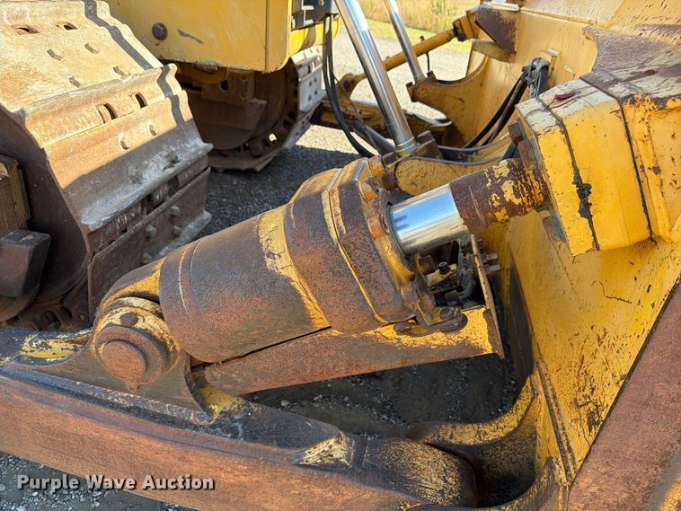 image for item FP3188 2003 John Deere 850C dozer