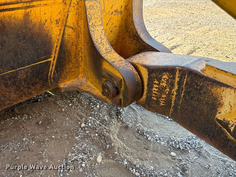 image for item FP3188 2003 John Deere 850C dozer