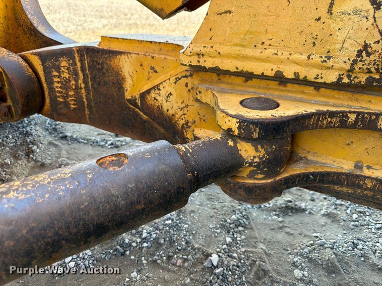 image for item FP3188 2003 John Deere 850C dozer
