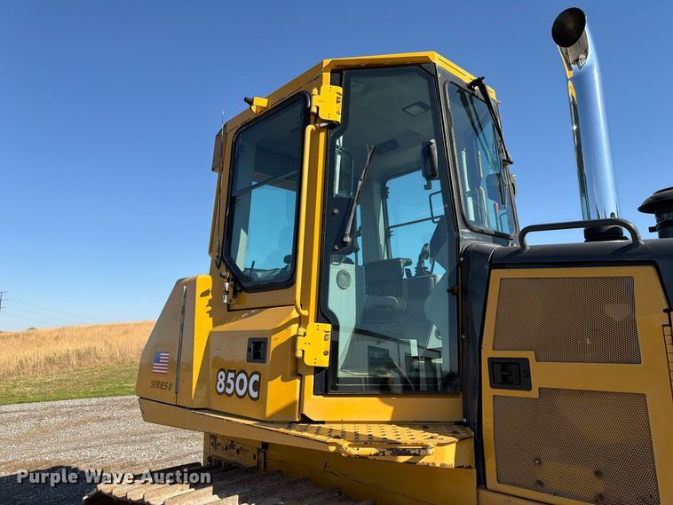 image for item FP3188 2003 John Deere 850C dozer