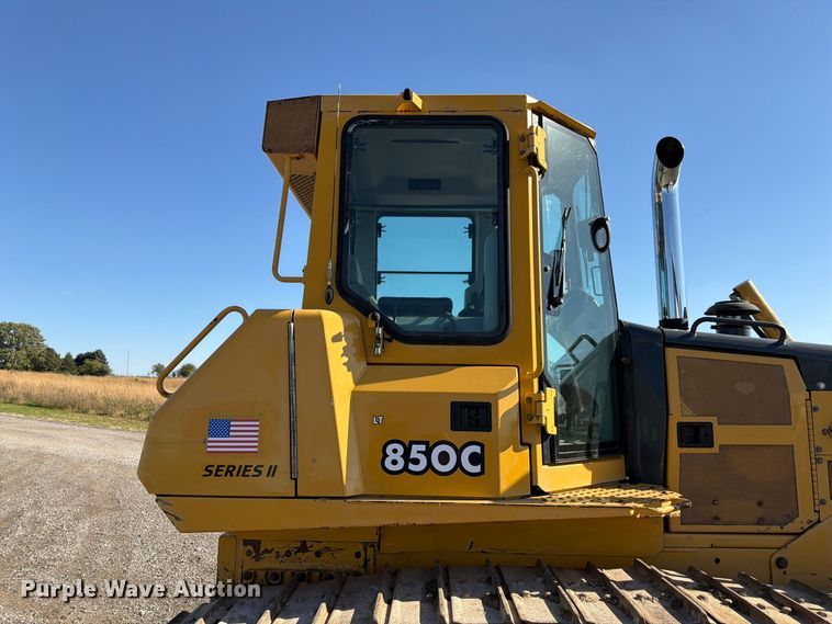 image for item FP3188 2003 John Deere 850C dozer