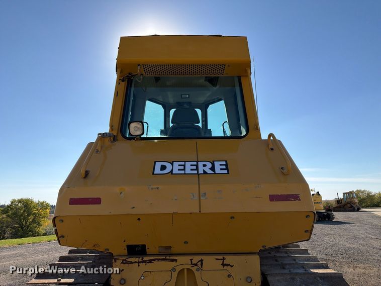 image for item FP3188 2003 John Deere 850C dozer