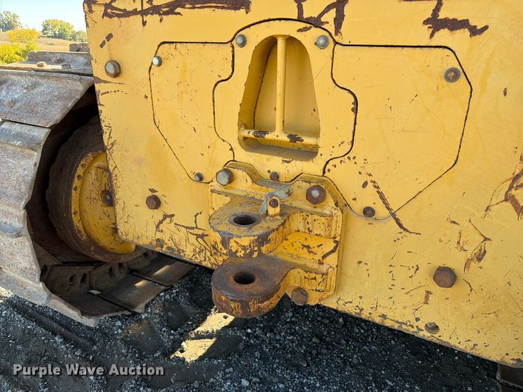 image for item FP3188 2003 John Deere 850C dozer