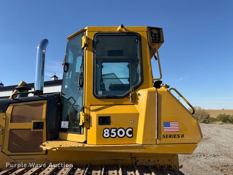 image for item FP3188 2003 John Deere 850C dozer