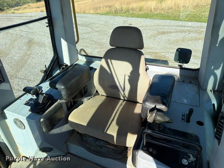 image for item FP3188 2003 John Deere 850C dozer