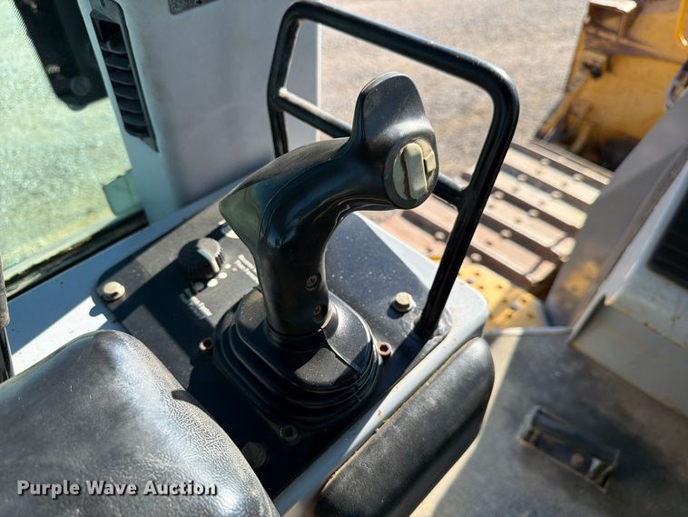 image for item FP3188 2003 John Deere 850C dozer