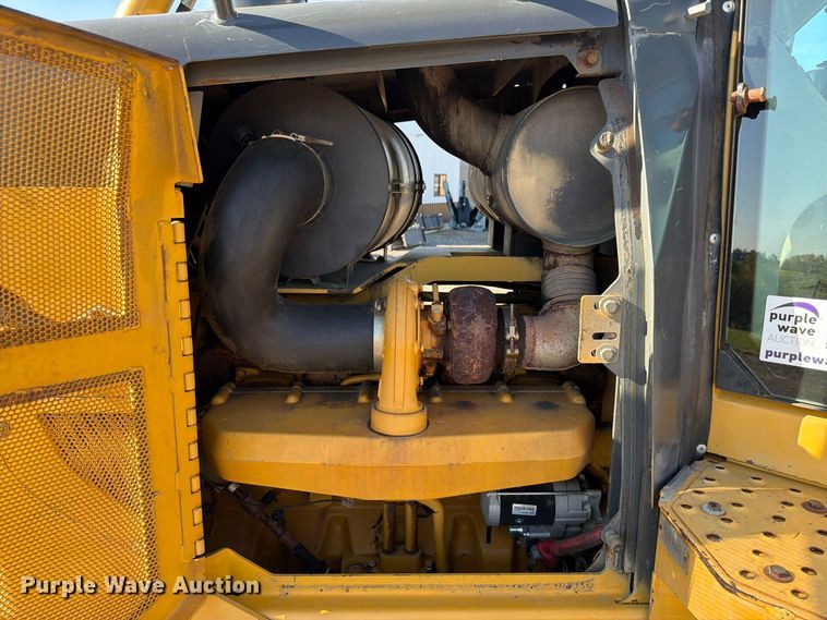 image for item FP3188 2003 John Deere 850C dozer