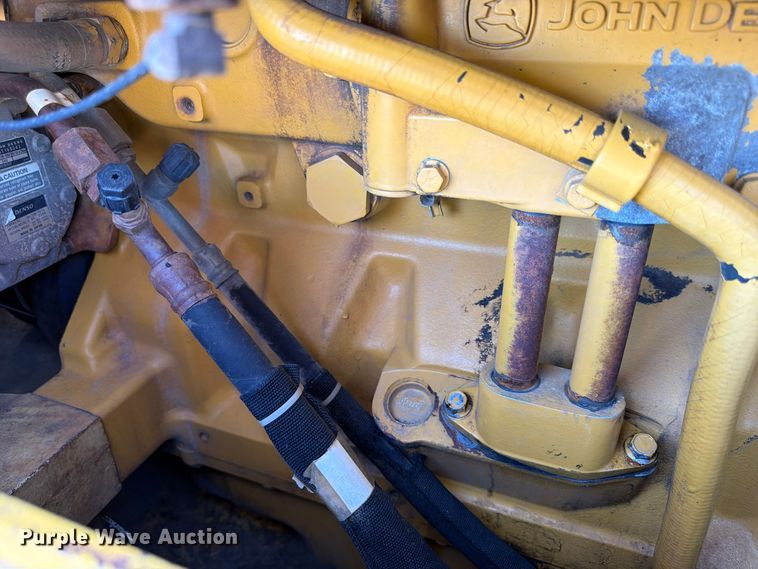 image for item FP3188 2003 John Deere 850C dozer