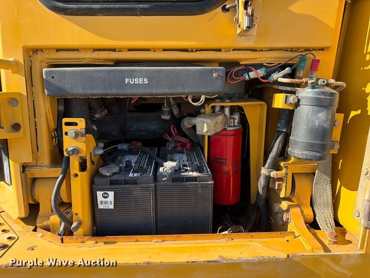 image for item FP3188 2003 John Deere 850C dozer