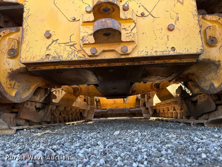 image for item FP3188 2003 John Deere 850C dozer