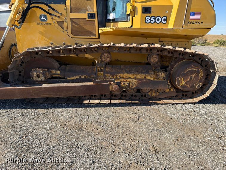 image for item FP3188 2003 John Deere 850C dozer