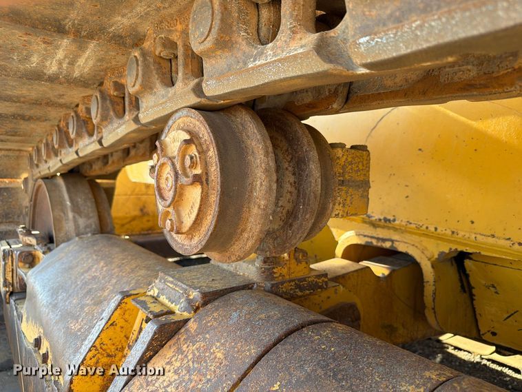 image for item FP3188 2003 John Deere 850C dozer