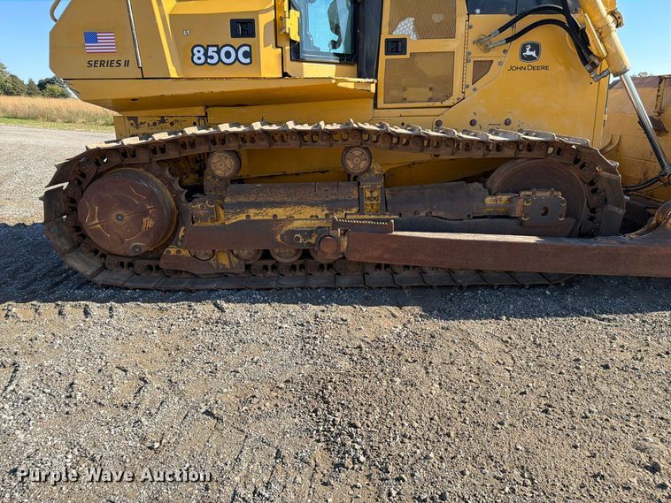 image for item FP3188 2003 John Deere 850C dozer