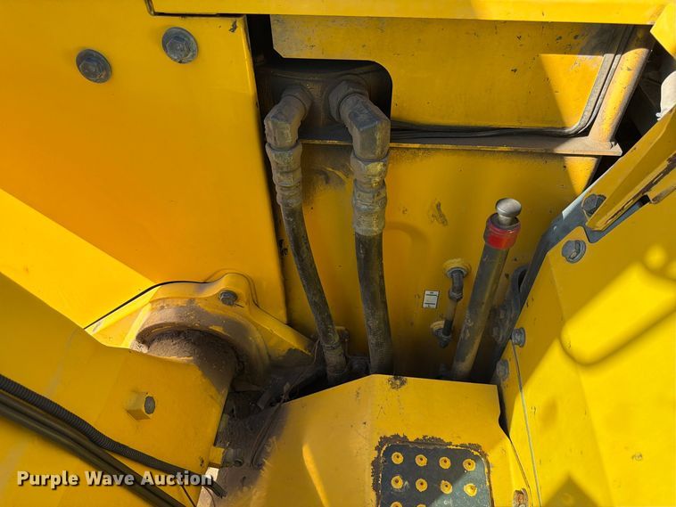 image for item FP3189 2018 Komatsu PC138USLC-11 excavator