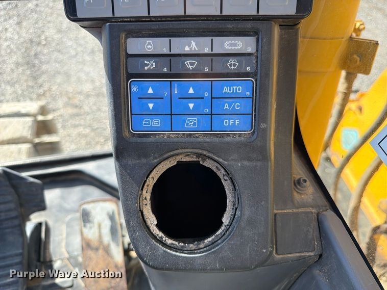 image for item FP3189 2018 Komatsu PC138USLC-11 excavator