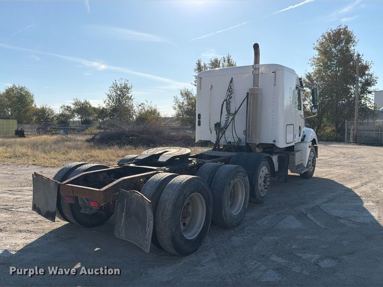 image for item FP3191 2005 Freightliner Columbia semi truck