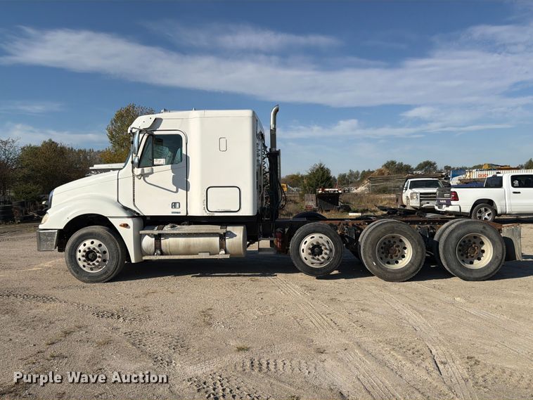 image for item FP3191 2005 Freightliner Columbia semi truck