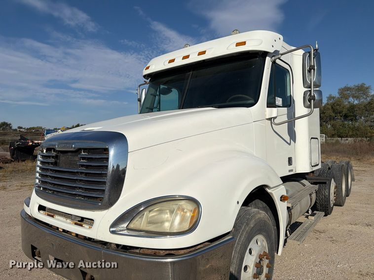 image for item FP3191 2005 Freightliner Columbia semi truck